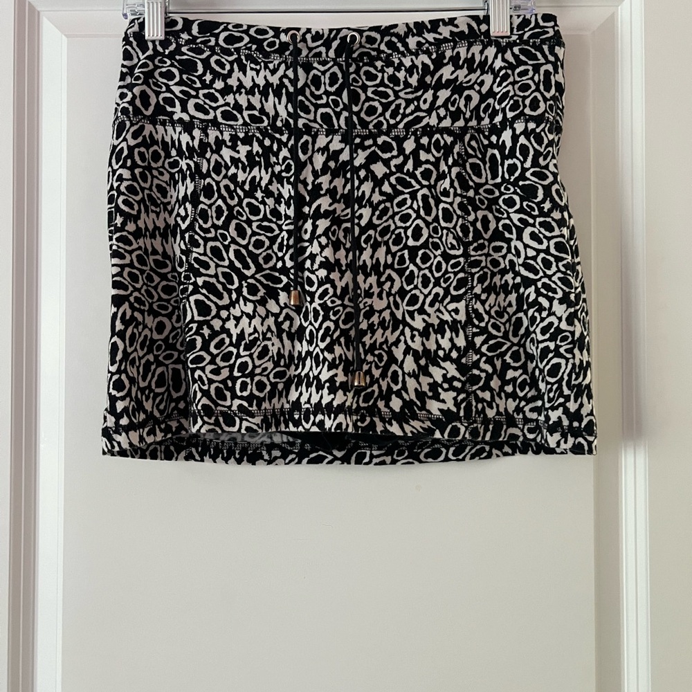 Jones New York Black and White Patterned Mini Skirt